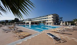 costa-dello-jonio-marina-di-mandatoriccio-piscina-2
